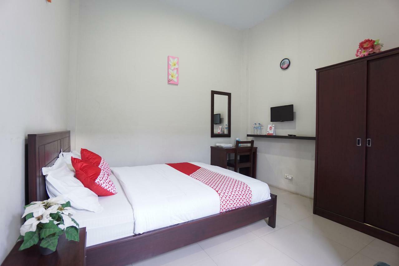 โอโย 1236 เอลิต เรสซิเดนซ์ Hotel มานาโด ภายนอก รูปภาพ