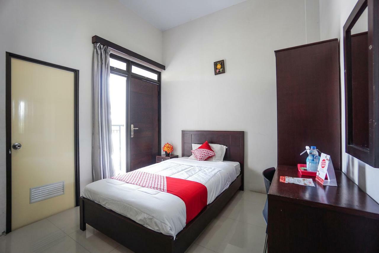 โอโย 1236 เอลิต เรสซิเดนซ์ Hotel มานาโด ภายนอก รูปภาพ