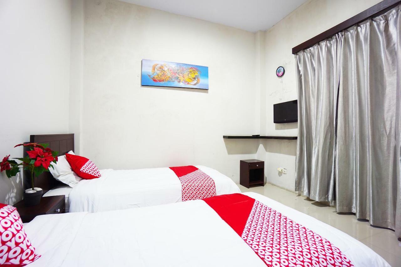 โอโย 1236 เอลิต เรสซิเดนซ์ Hotel มานาโด ภายนอก รูปภาพ